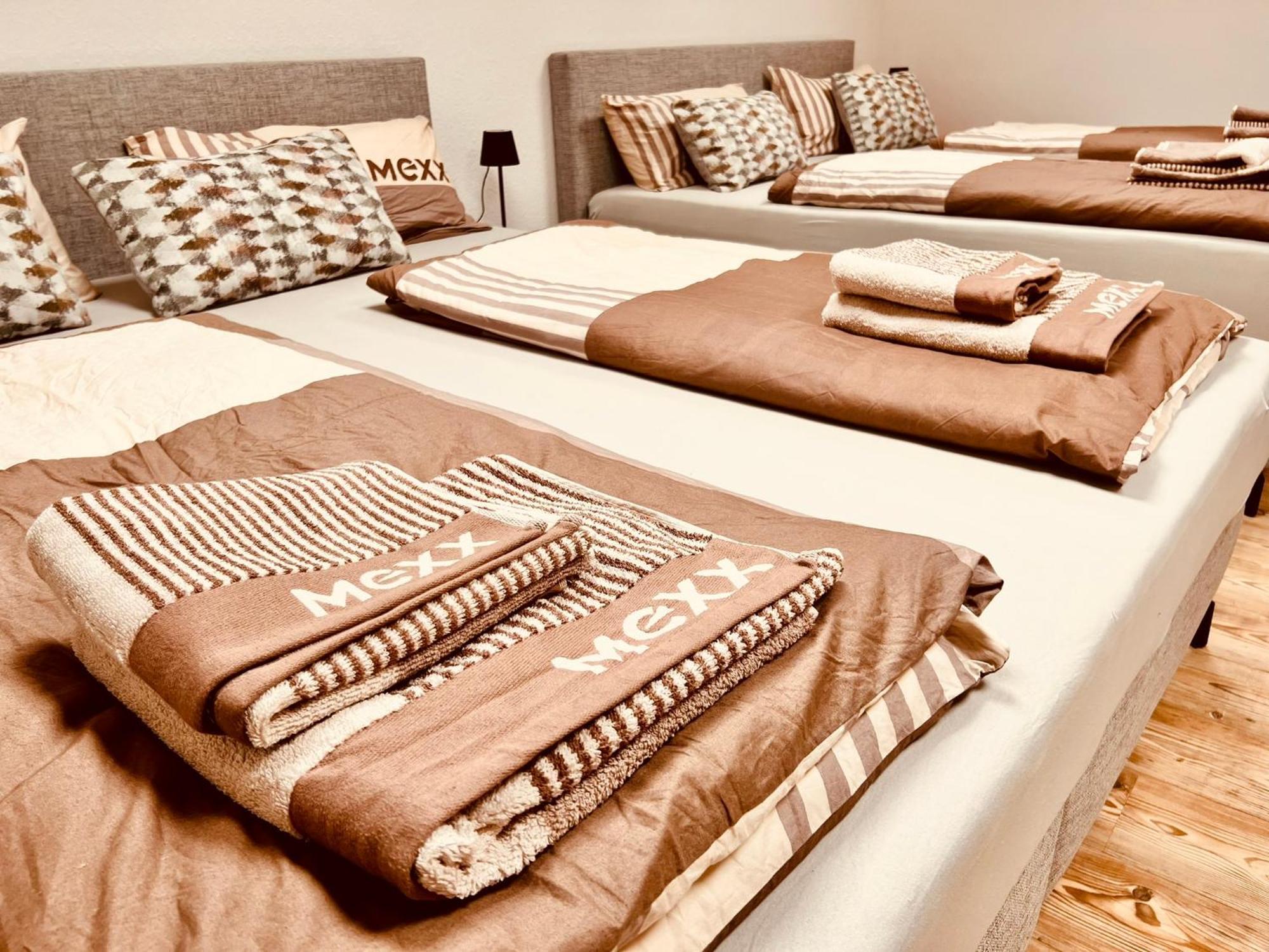Cologne Luxe Living: Opulent Elegance Unleashed Apartamento Exterior foto