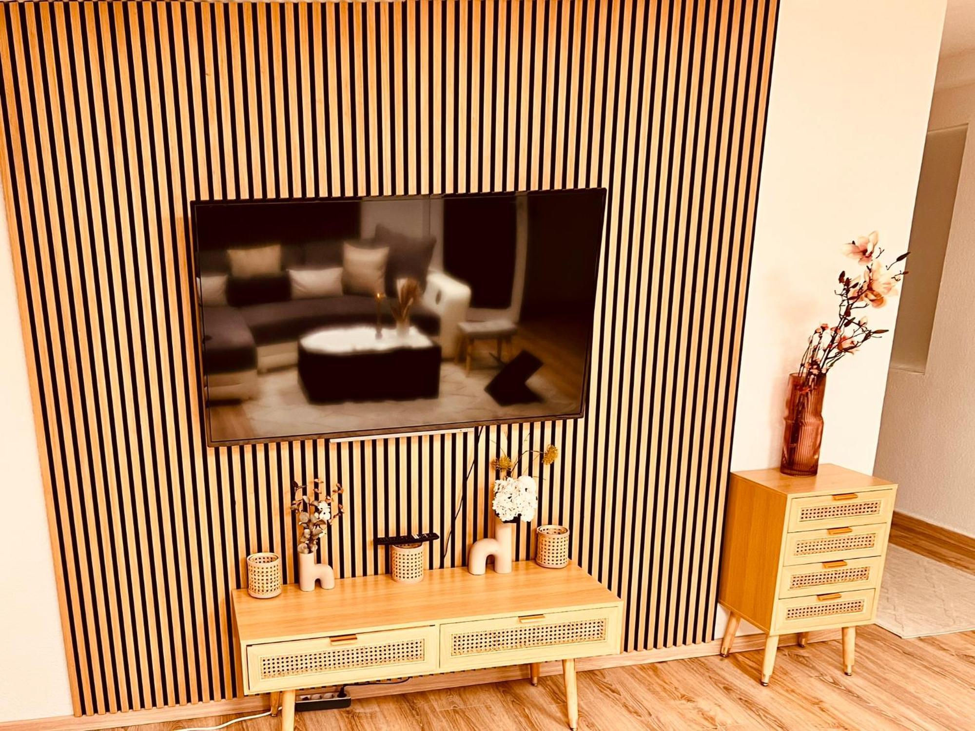 Cologne Luxe Living: Opulent Elegance Unleashed Apartamento Exterior foto