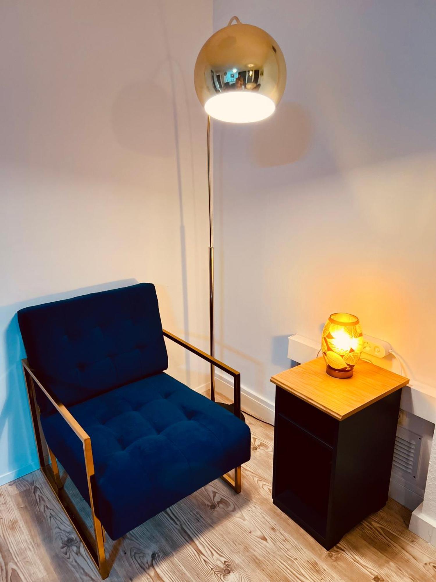 Cologne Luxe Living: Opulent Elegance Unleashed Apartamento Exterior foto
