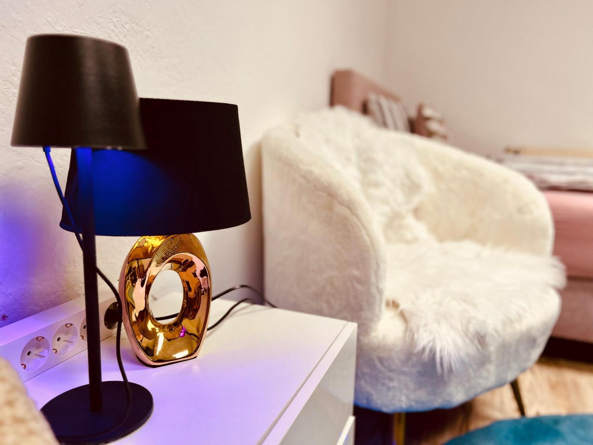 Cologne Luxe Living: Opulent Elegance Unleashed Apartamento Exterior foto
